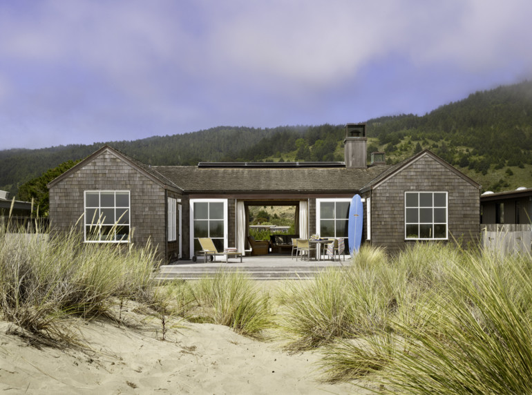 Family retreat by the Pacific