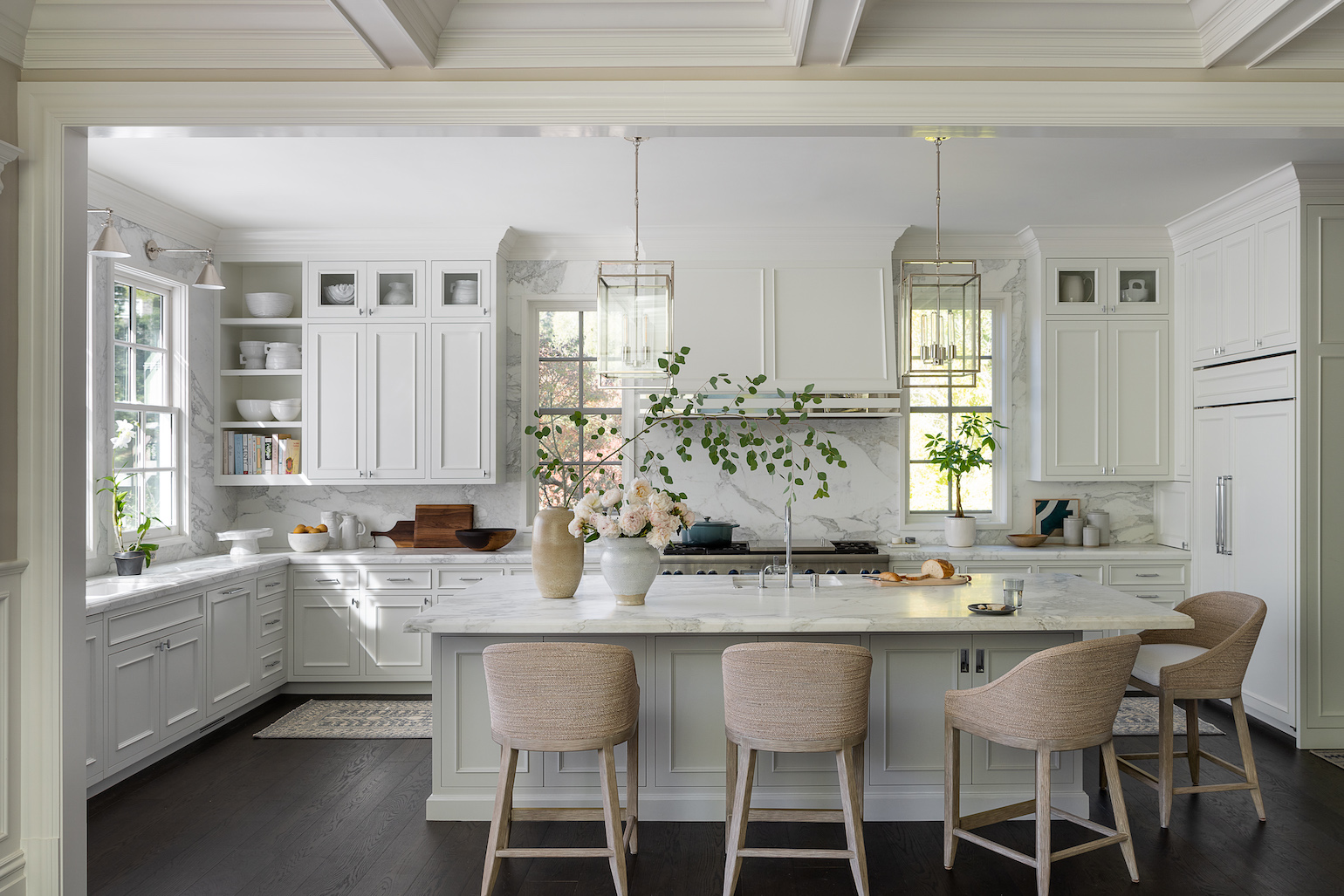 cape cod style kitchen design        
        <figure class=