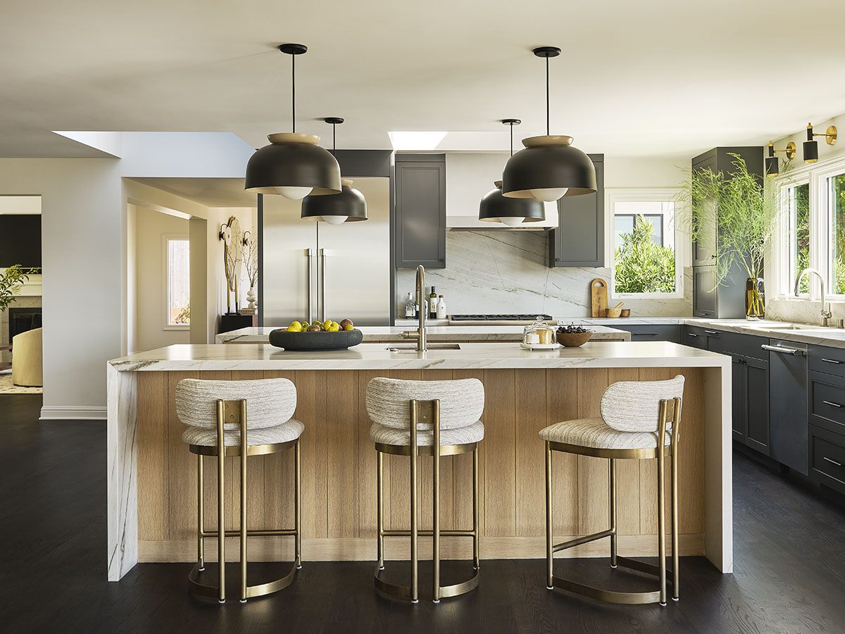 Luxurious Tiburon kitchen, pendant lamps, open layout.