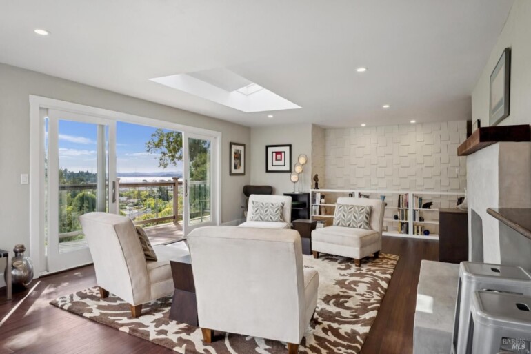 102 Marina Ct Dr, San Rafael