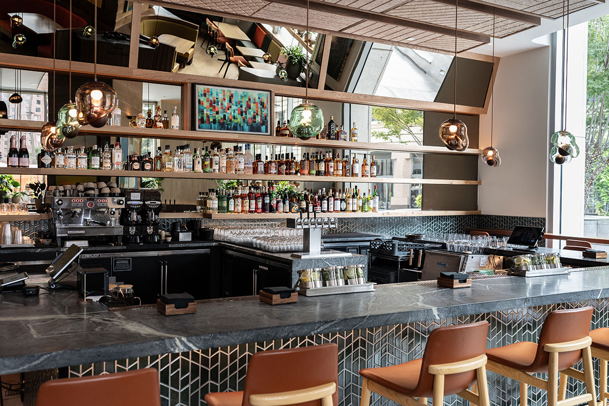Poppy & Claro Restaurant - The Bar